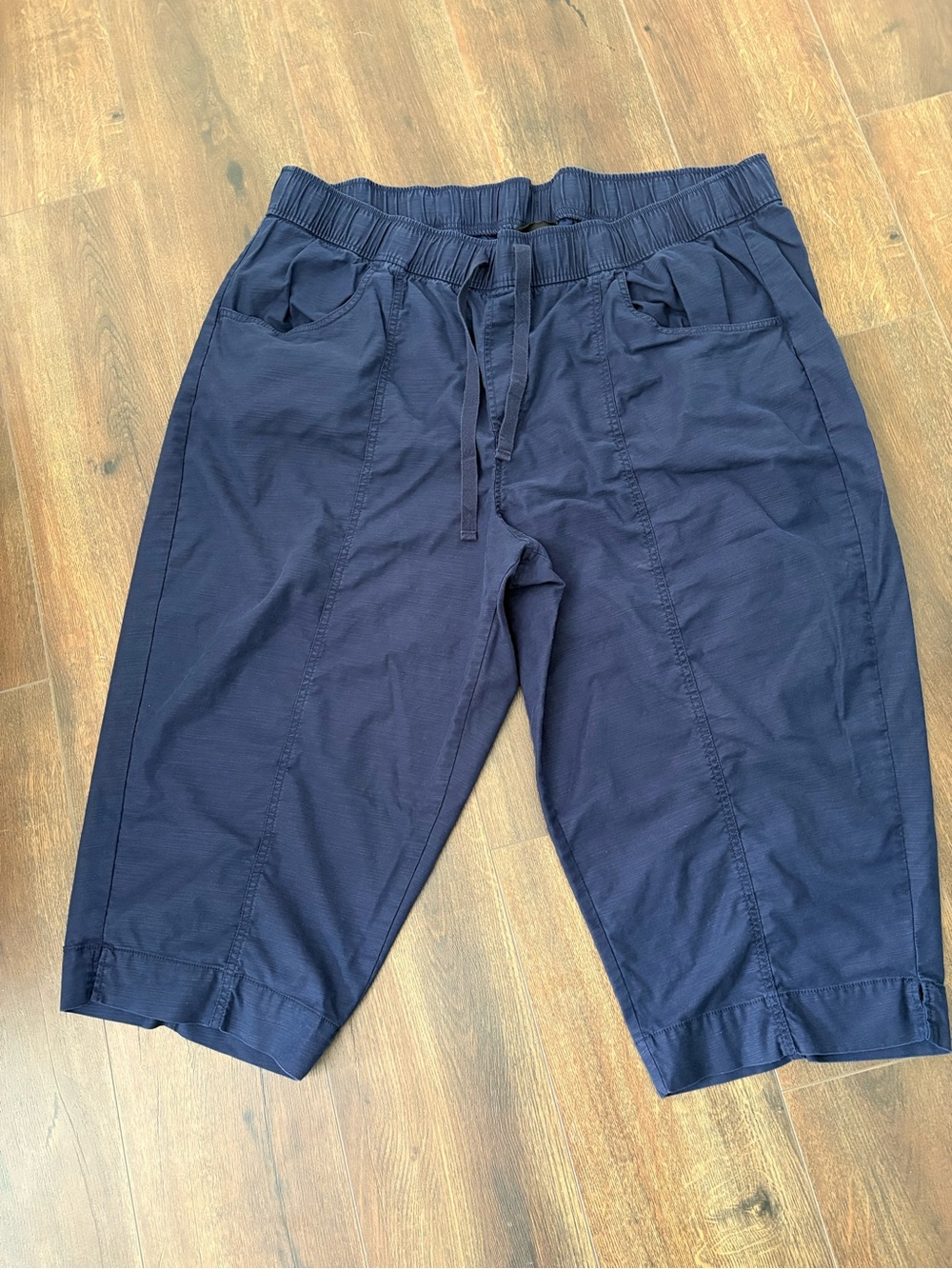 Lane Bryant Navy Drawstring Capris Size 26/28